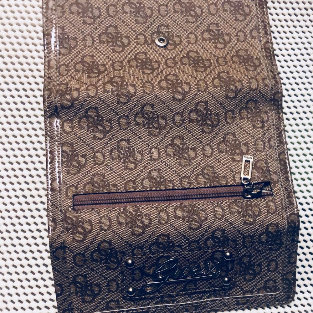 Guess wallet
